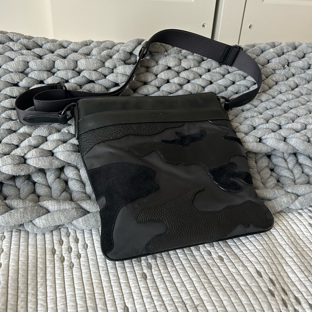 Perfect purses - Picture 2 of 3